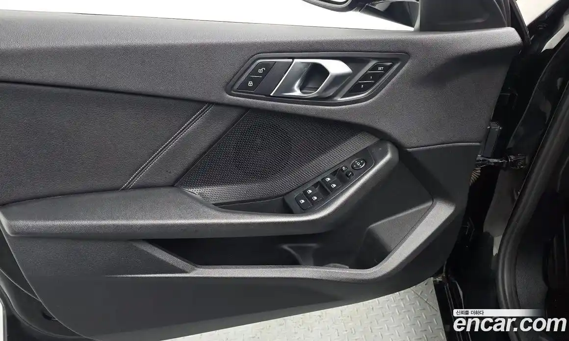 BMW 1-Series 2020 2.0 Автомат в Москве № 191839, фото 16