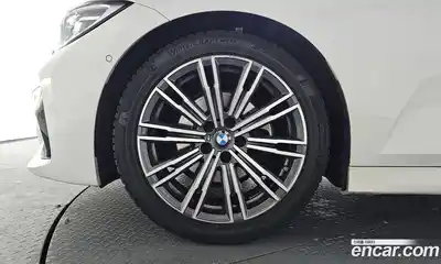 BMW 3-Series 2021 2.0 Автомат в Москве № 191900, миниатюра 3