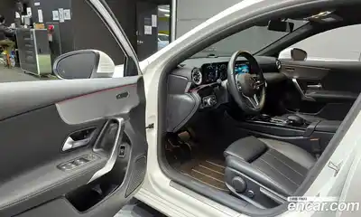 Mercedes-Benz A-Class 2022 2.0 Автомат в Москве № 193736, миниатюра 3