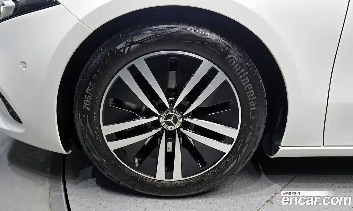 Mercedes-Benz A-Class 2022 2.0 Автомат в Москве № 193736, фото 8