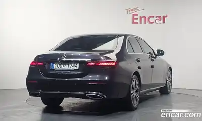 Mercedes-Benz E-Class 2021 2.0 Автомат в Москве № 194458, миниатюра 2
