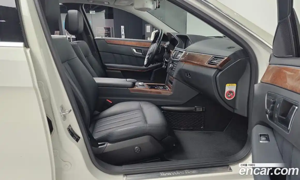 Mercedes-Benz E-Class 2012 3.5 Автомат в Москве № 195241, фото 10