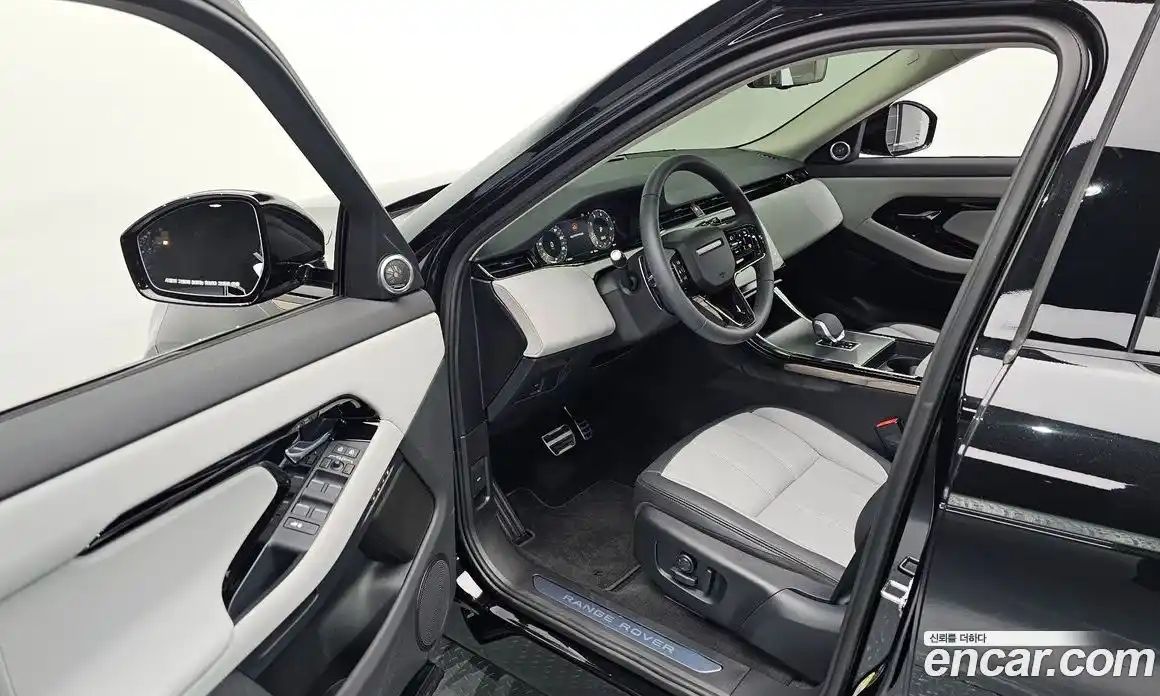 Land Rover Range-Rover Evoque 2025 2.0 Автомат в Москве № 198057, фото 16