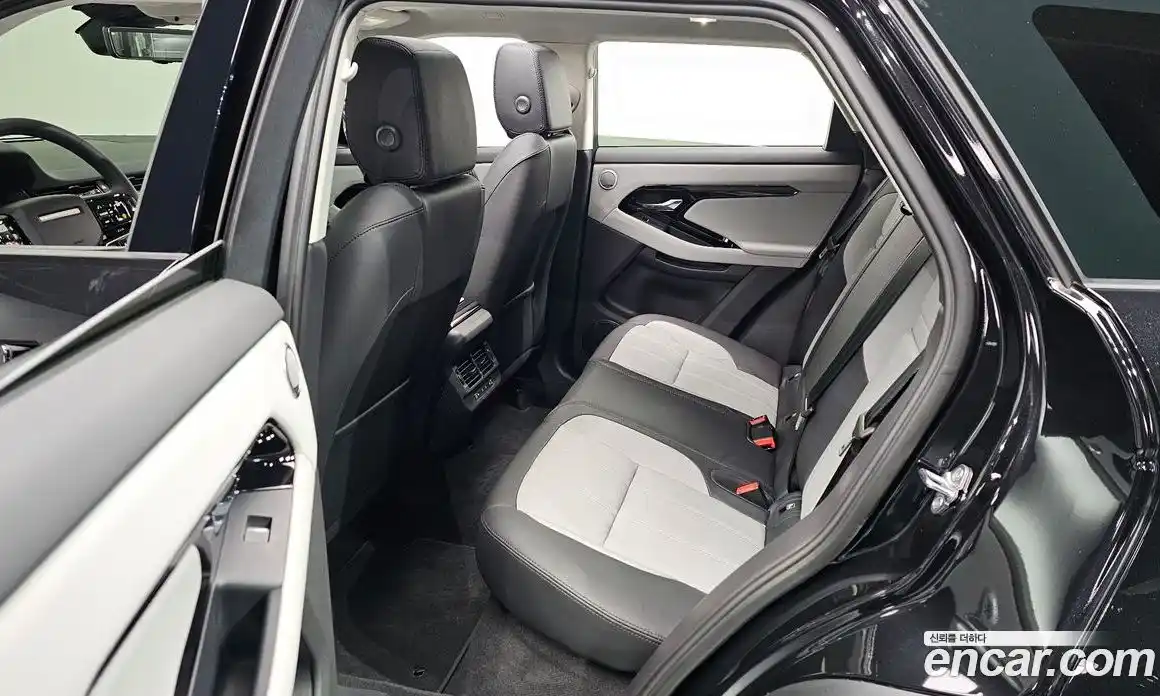 Land Rover Range-Rover Evoque 2025 2.0 Автомат в Москве № 198057, фото 3