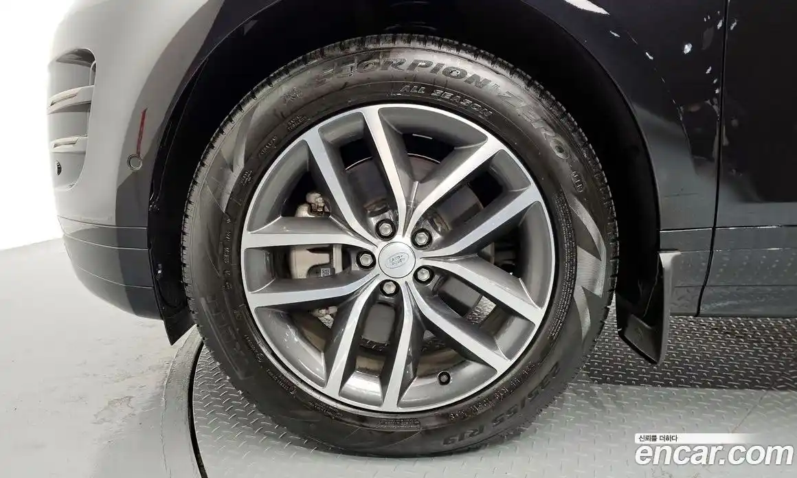 Land Rover Range-Rover Evoque 2025 2.0 Автомат в Москве № 198057, фото 4