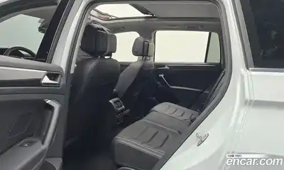 Volkswagen Tiguan 2024 2.0 Автомат в Москве № 199059, миниатюра 11