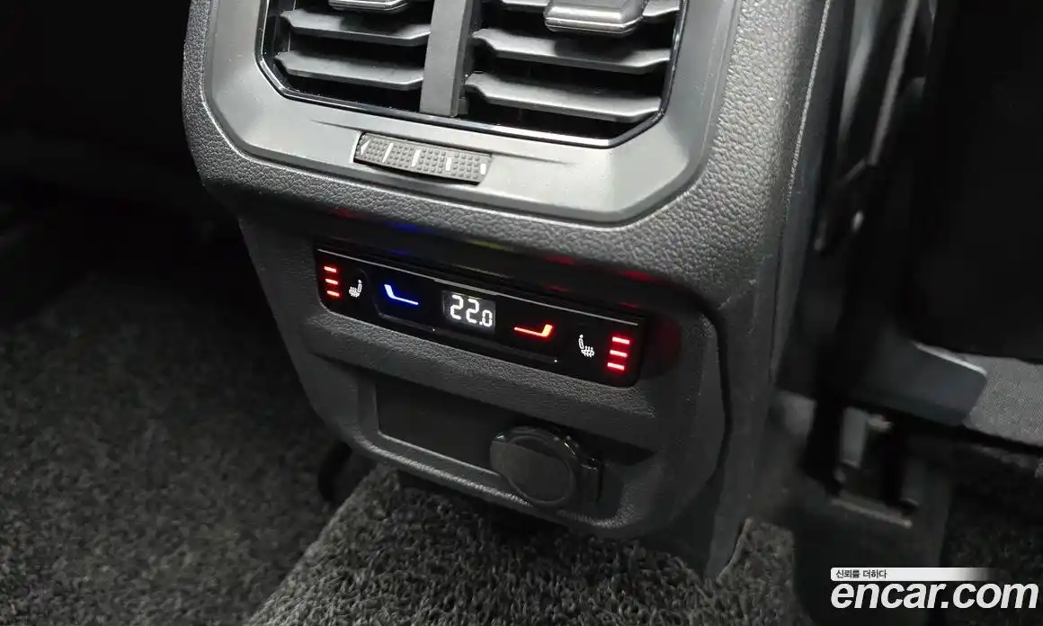 Volkswagen Tiguan 2024 2.0 Автомат в Москве № 199059, фото 10