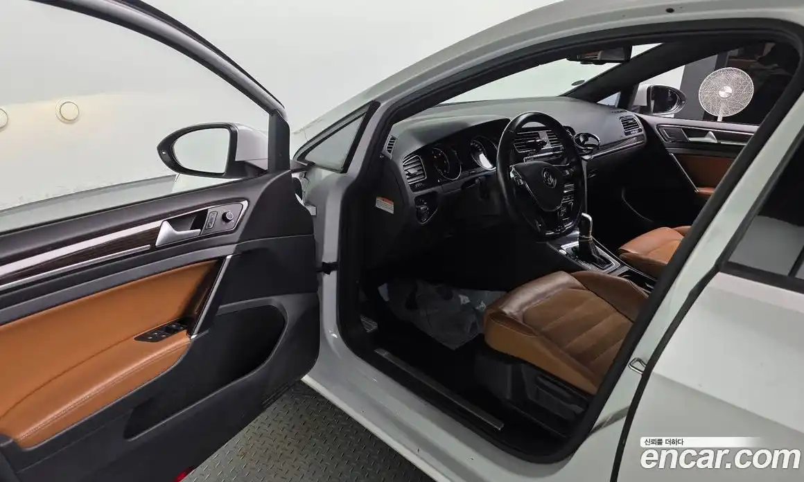 Volkswagen Golf 2015 2.0 Автомат в Москве № 199120, фото 17