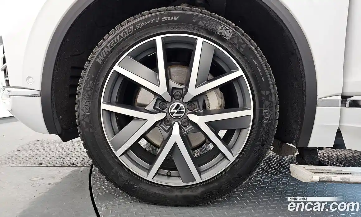 Volkswagen Touareg 2021 3.0 Автомат в Москве № 199156, фото 11