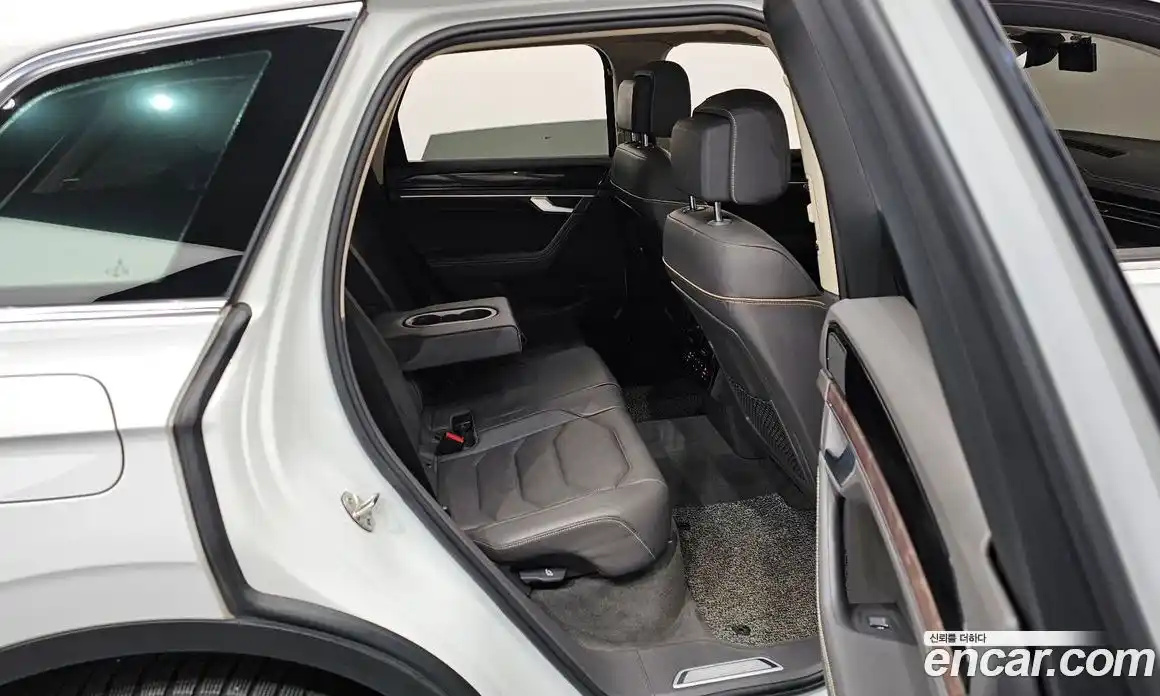 Volkswagen Touareg 2021 3.0 Автомат в Москве № 199156, фото 17