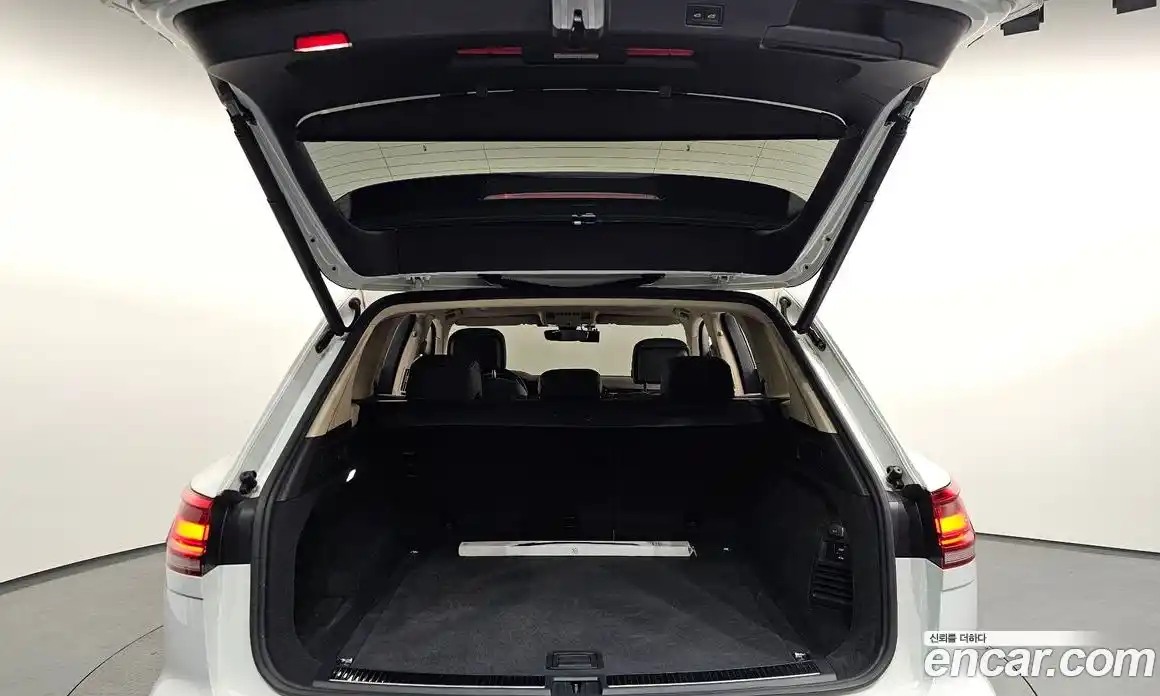 Volkswagen Touareg 2021 3.0 Автомат в Москве № 199156, фото 3