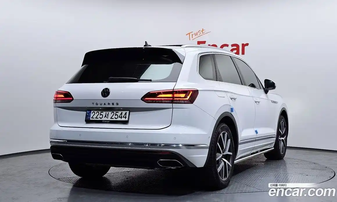 Volkswagen Touareg 2021 3.0 Автомат в Москве № 199156, фото 7