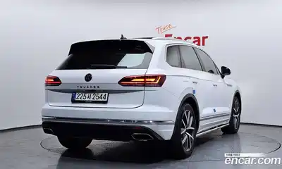 Volkswagen Touareg 2021 3.0 Автомат в Москве № 199156, миниатюра 7