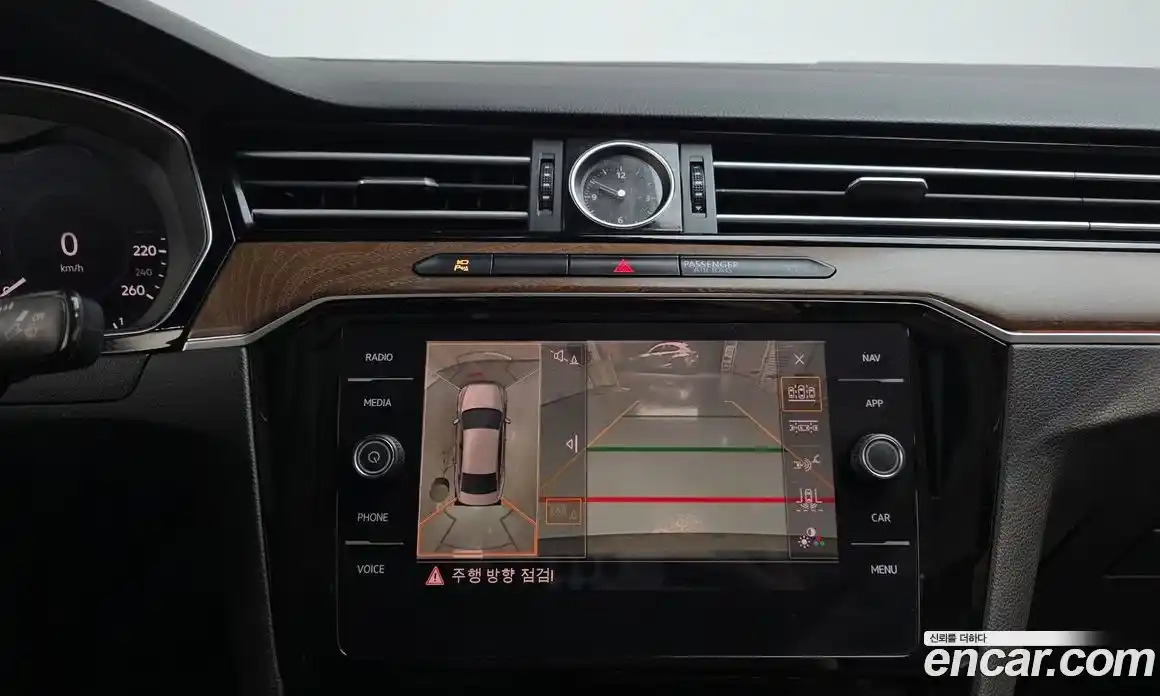 Volkswagen Passat 2018 2.0 Автомат в Москве № 199308, фото 20