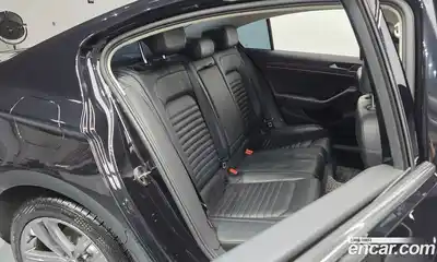 Volkswagen Passat 2018 2.0 Автомат в Москве № 199308, миниатюра 3