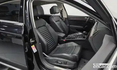 Volkswagen Passat 2018 2.0 Автомат в Москве № 199308, миниатюра 9