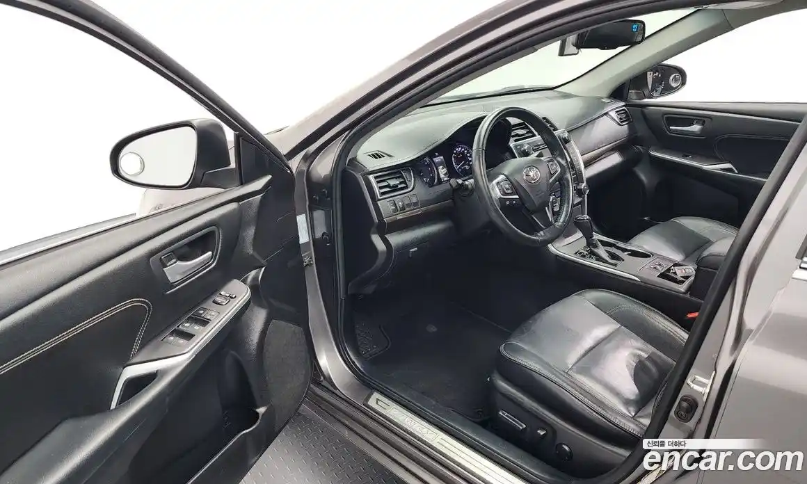 Toyota Camry 2015 2.5 Автомат в Москве № 199657, фото 20