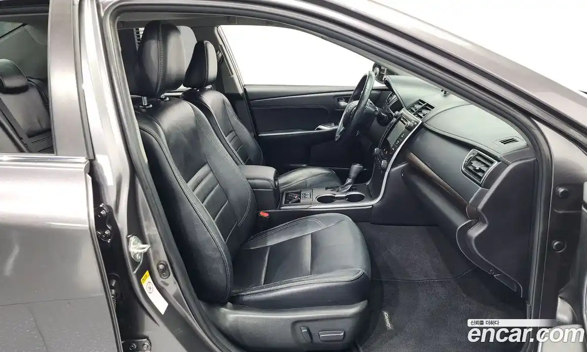 Toyota Camry 2015 2.5 Автомат в Москве № 199657, фото 4