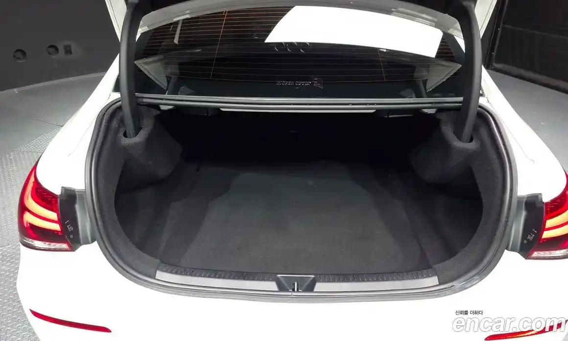 Mercedes-Benz A-Class 2021 2.0 Автомат в Москве № 200420, фото 14