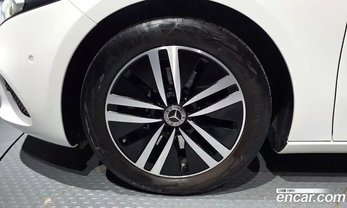 Mercedes-Benz A-Class 2021 2.0 Автомат в Москве № 200420, фото 8