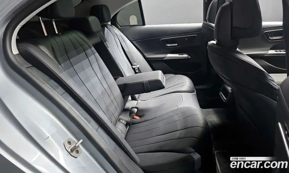 Mercedes-Benz E-Class 2024 2.0 Автомат в Москве № 201160, фото 12