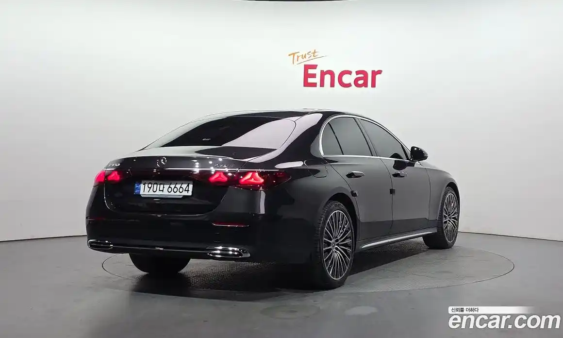 Mercedes-Benz E-Class 2024 3.0 Автомат в Москве № 203399, фото 1