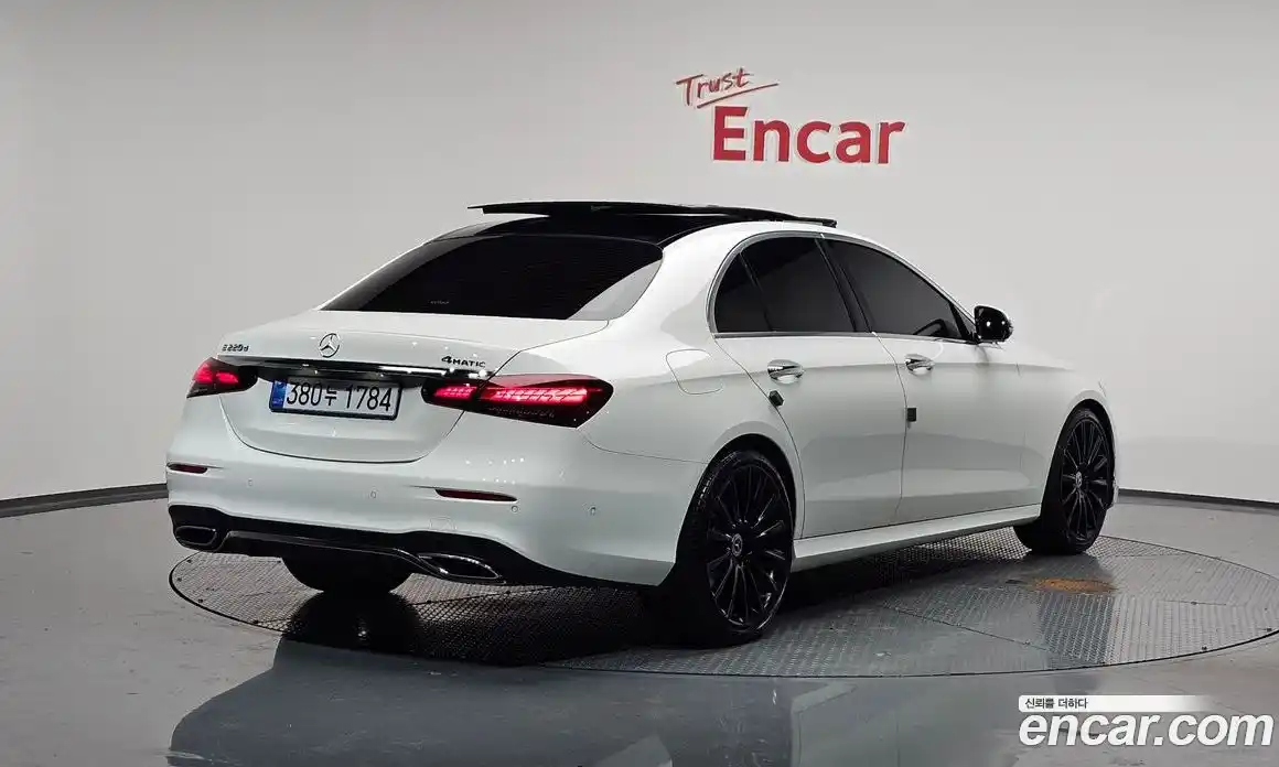 Mercedes-Benz E-Class 2021 1.9 Автомат в Москве № 211973, фото 13