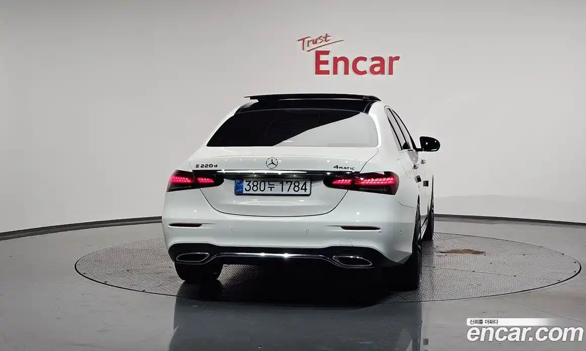 Mercedes-Benz E-Class 2021 1.9 Автомат в Москве № 211973, фото 7