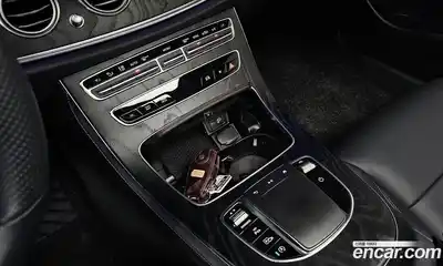 Mercedes-Benz E-Class 2021 1.9 Автомат в Москве № 211973, миниатюра 9