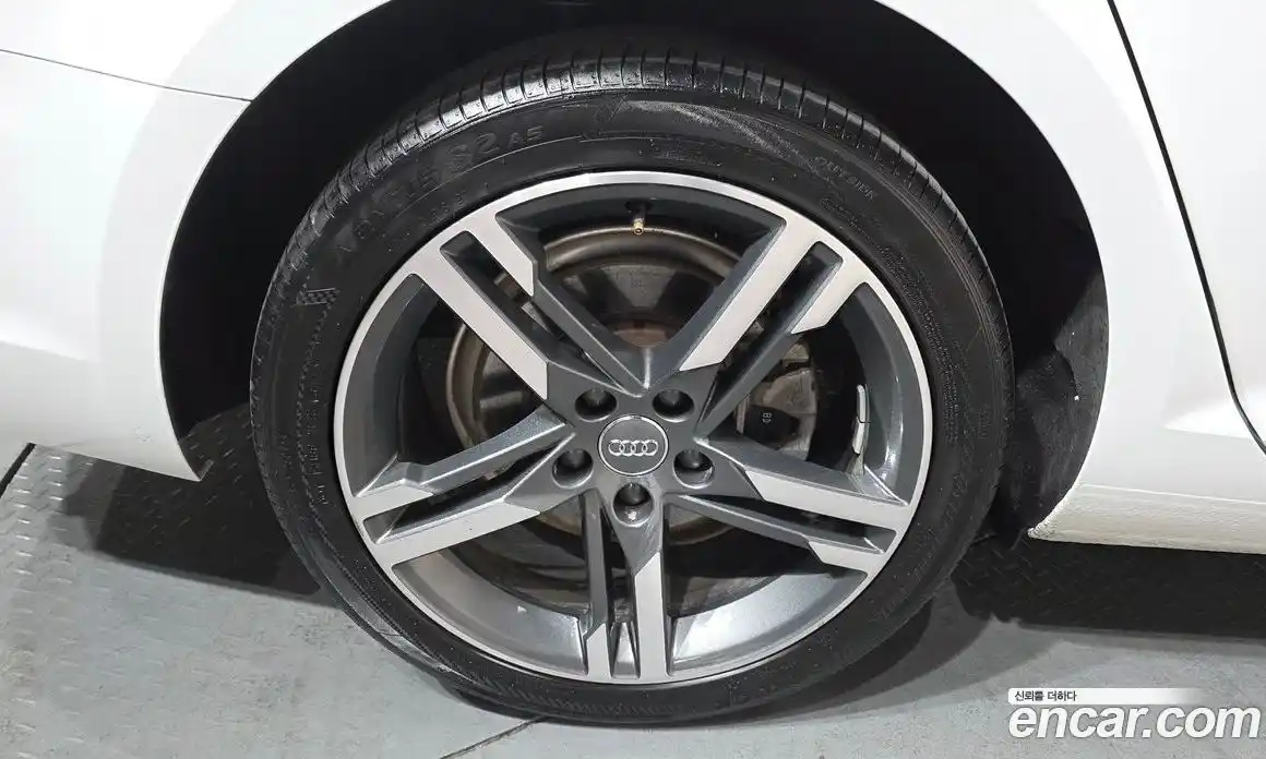 Audi A4 2019 2.0 Автомат в Москве № 212393, фото 4