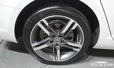 Audi A4 2019 2.0 Автомат в Москве № 212393, миниатюра 4