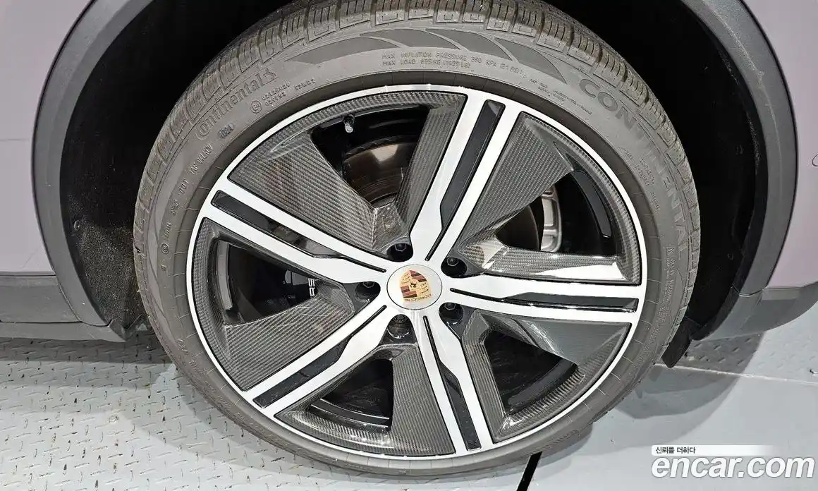 Porsche Macan 2025 0.2 Автомат в Москве № 212933, фото 3