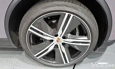 Porsche Macan 2025 0.2 Автомат в Москве № 212933, миниатюра 3