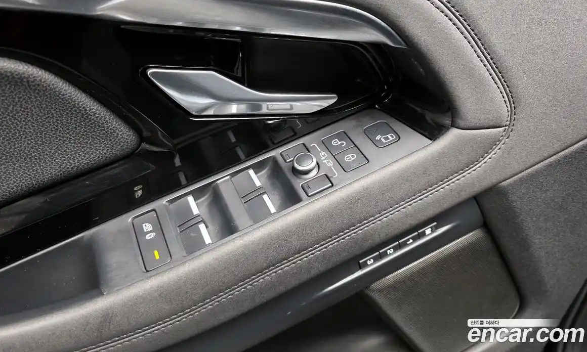 Land Rover Range-Rover Evoque 2020 2.0 Автомат в Москве № 213494, фото 16