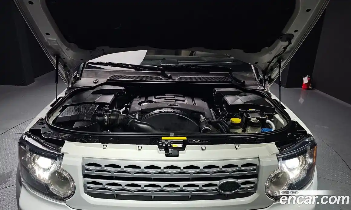 Land Rover Discovery 2013 3.0 Автомат в Москве № 213835, фото 17