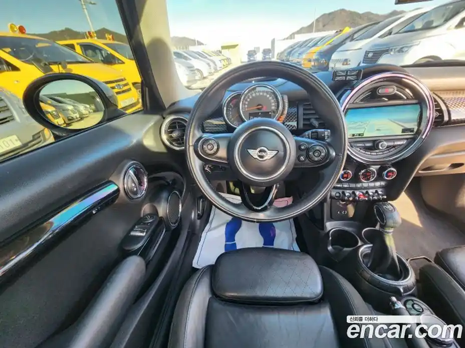 Mini Cooper 2015 2.0 Автомат в Москве № 214415, фото 7