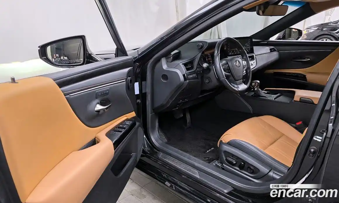 Lexus ES 2023 2.5 Автомат в Москве № 214698, фото 16