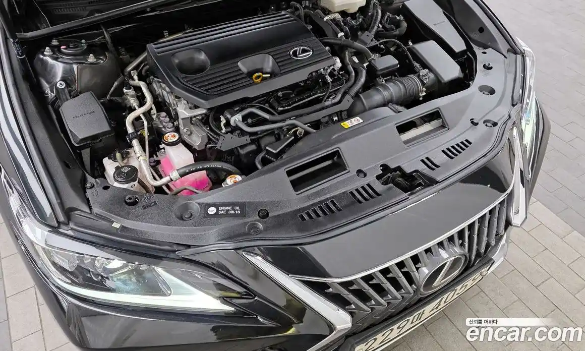 Lexus ES 2023 2.5 Автомат в Москве № 214698, фото 3