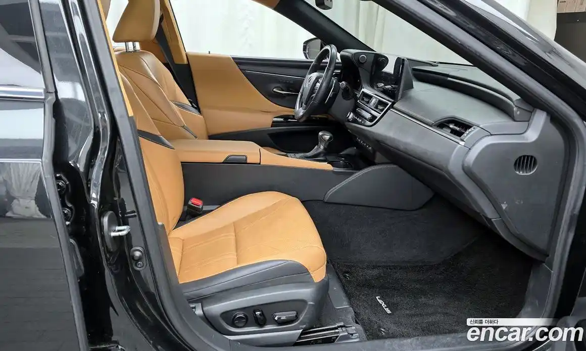 Lexus ES 2023 2.5 Автомат в Москве № 214698, фото 6