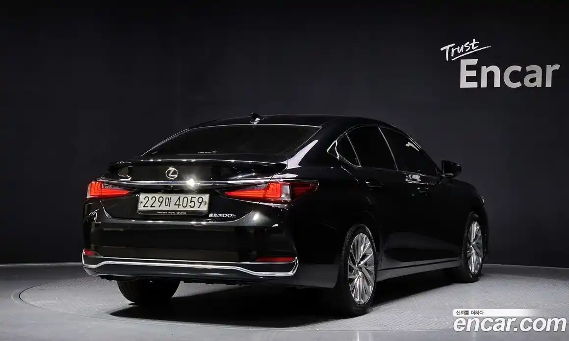 Lexus ES 2023 2.5 Автомат в Москве № 214698, фото 10