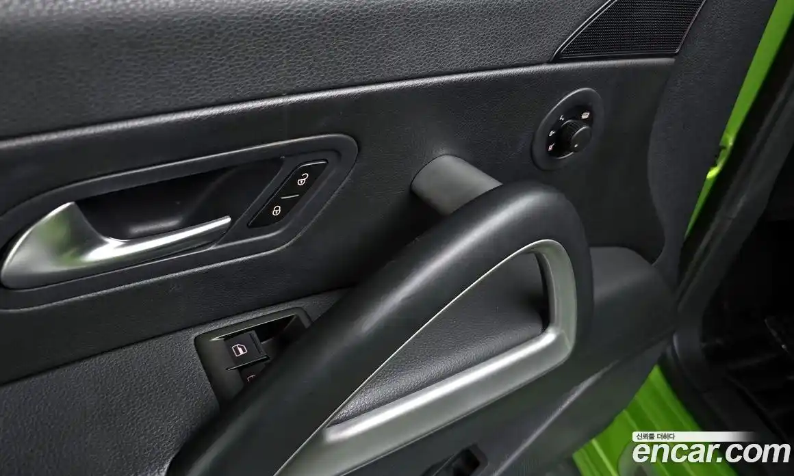 Volkswagen Scirocco 2012 2.0 Автомат в Москве № 215069, фото 19