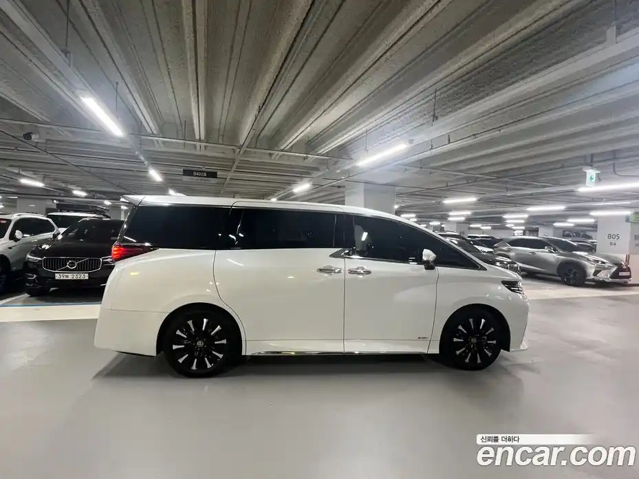 Toyota Alphard 2024 2.5 Автомат в Москве № 215609, фото 5