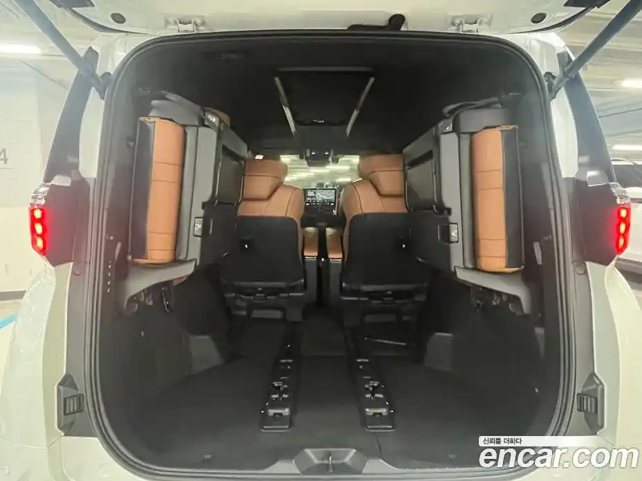 Toyota Alphard 2024 2.5 Автомат в Москве № 215609, фото 8