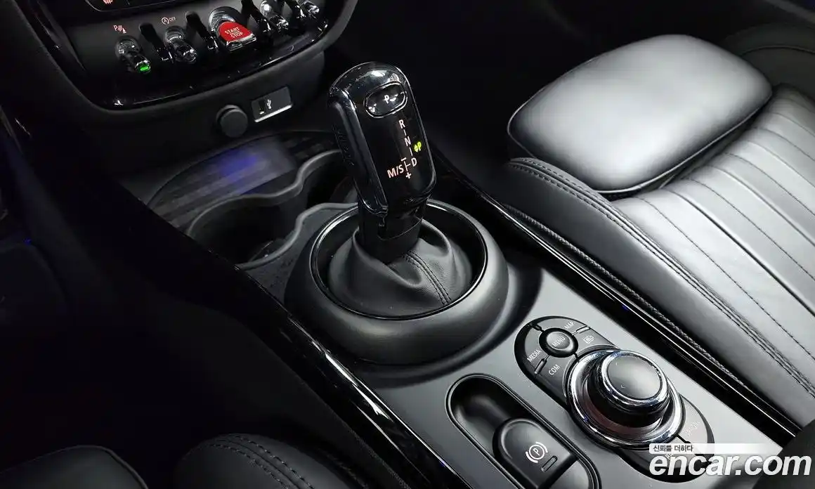 Mini Clubman 2023 2.0 Автомат в Москве № 221430, фото 9