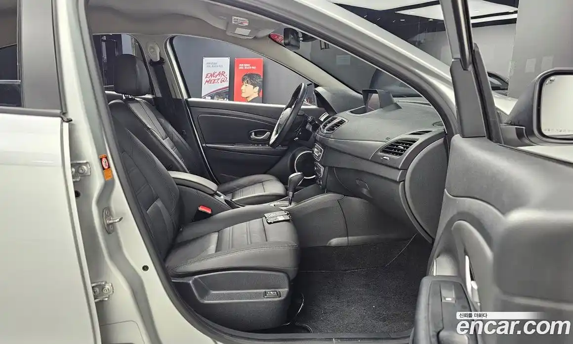 Renault SM3 2018 1.6 Автомат в Москве № 222499, фото 17