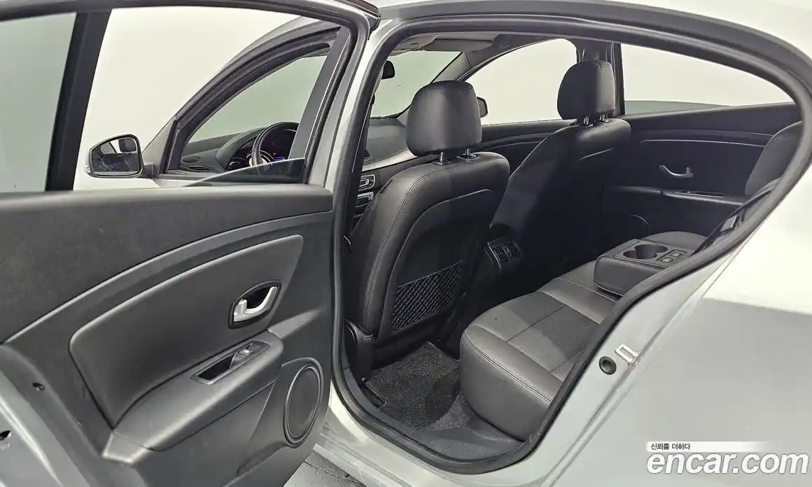 Renault SM3 2018 1.6 Автомат в Москве № 222499, фото 9