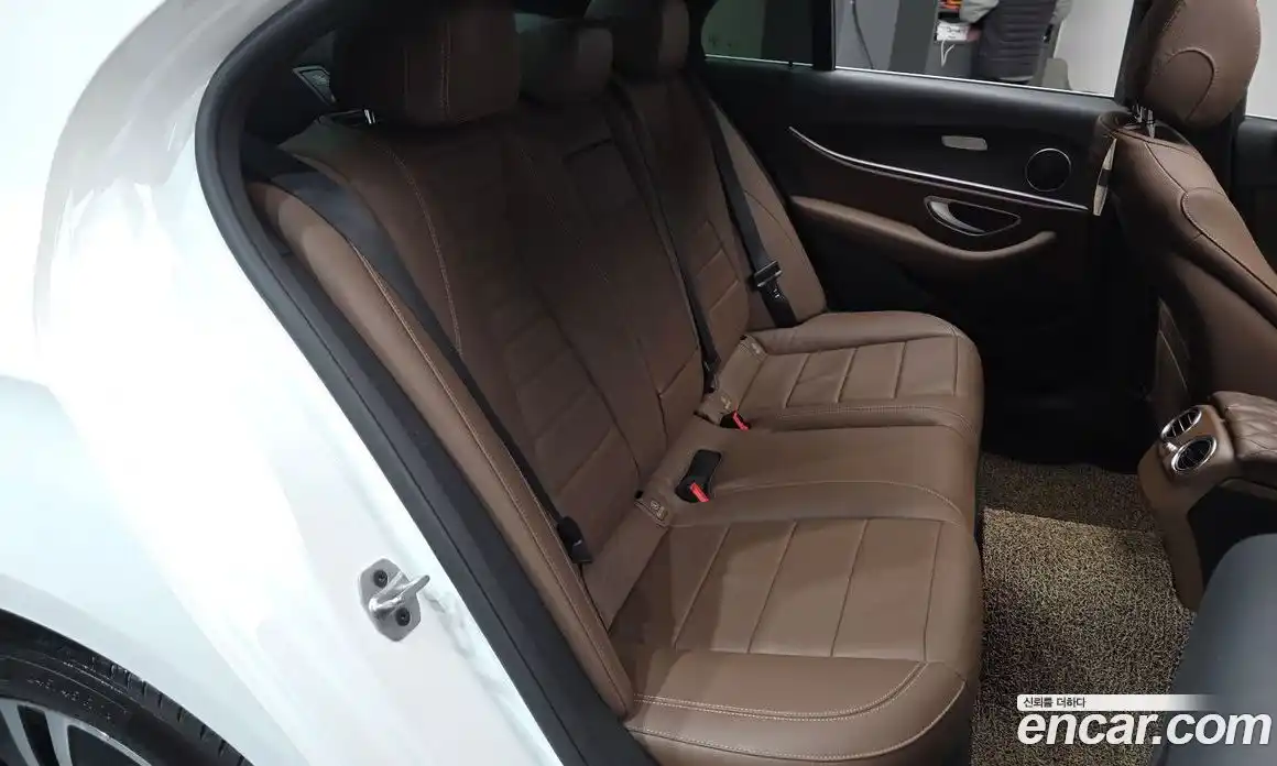 Mercedes-Benz E-Class 2022 2.0 Автомат в Москве № 222590, фото 14