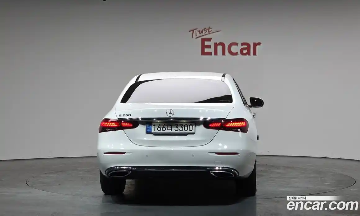 Mercedes-Benz E-Class 2022 2.0 Автомат в Москве № 222590, фото 4