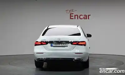 Mercedes-Benz E-Class 2022 2.0 Автомат в Москве № 222590, миниатюра 4