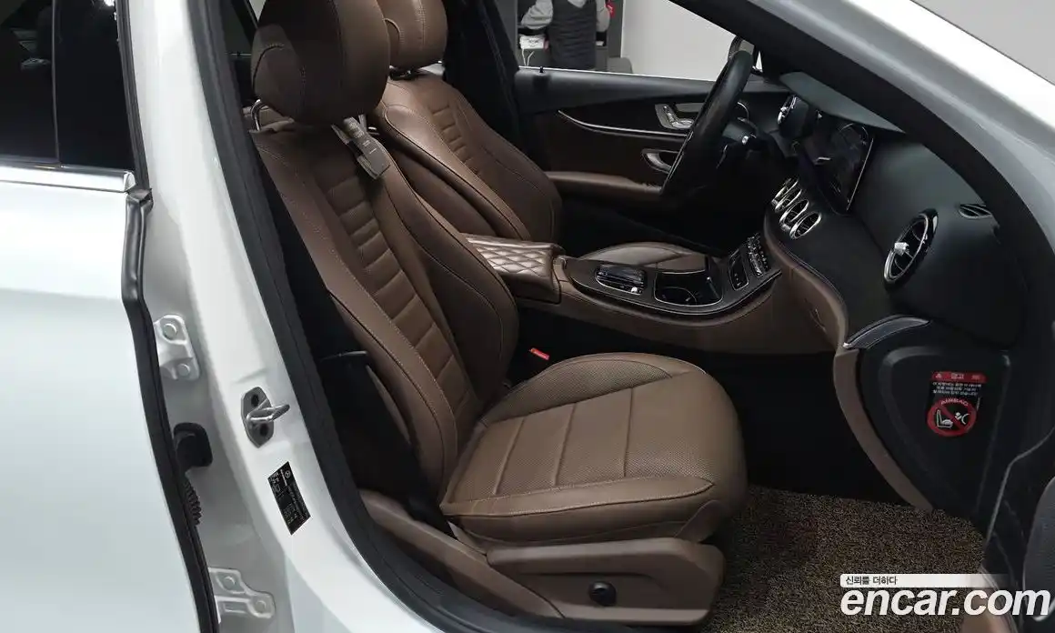 Mercedes-Benz E-Class 2022 2.0 Автомат в Москве № 222590, фото 5